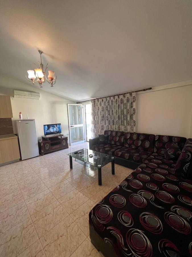 House For Rent Jurgen Holiday home Golem (Tirana)